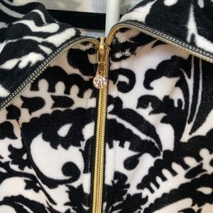 Onque casual black and white jacket size S NWOTS